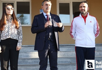 Bakan Tekin'den okullardaki internet altyapısına ilişkin açıklama