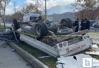 Bursa Ankara karayolunda kamyonet ters devrildi: 2 kişi öldü