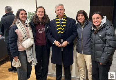 Mansur Yavaş ve Fomgetli futbolcular Ankaragücü maçında