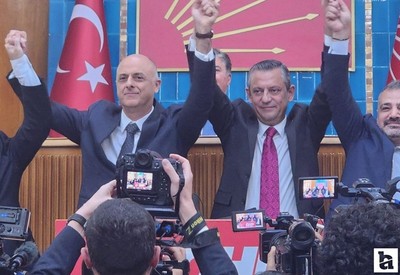 İzmir Milletvekili Ümit Özlale'nin yeni adresi CHP oldu