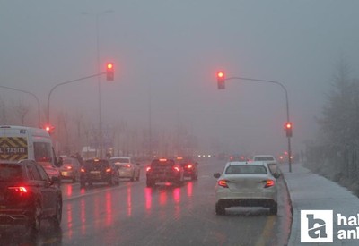 Ankaralılar sabaha karlı ve sisli havayla uyandı