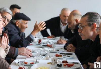 Etimesgut Belediye Başkanı Beşikçioğlu esnaflarla kahvaltıda bir araya geldi
