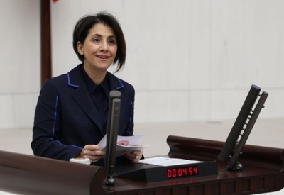 CHP Ankara Milletvekili Aylin Yaman atama bekleyen sağlık mensuplarının sesi oldu