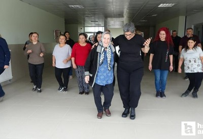 Yozgat'ta 50 yaş ve üzeri yetişkinler yeni açılan üniversiteye başladı