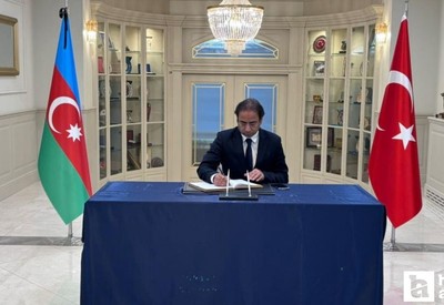 Azerbaycan’ın Ankara Büyükelçiliğinde uçak kazası sonrası taziye defteri açıldı