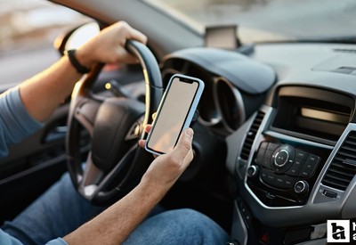 Araç sürerken telefon kullanmayı iki defa düşünün: 2025'in cezası belirlendi!