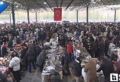 Ankara'da antika meraklıları yılın son pazarında bir araya geldi