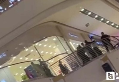 Ankara'da AVM'de çıkan kavgada tekmeler yumruklar konuştu!