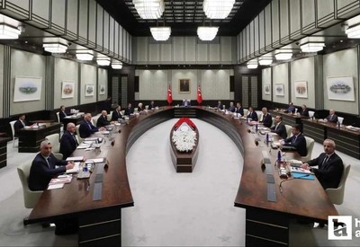 Cumhurbaşkanlığı kabinesi yoğun gündemle toplanıyor! İşte masadaki konular