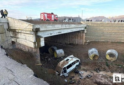 Tuzla'da servis minibüsü şarampole devrildi, kazada 16 kişi yaralandı