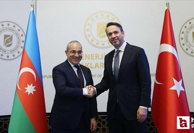 Bakan Bayraktar, Azerbaycanlı mevkidaşı ile bir araya geldi