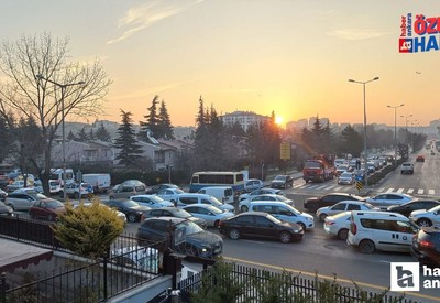 Ankara'da ara tatilin ardından okulun ilk günü trafik yoğunluğu oluştu