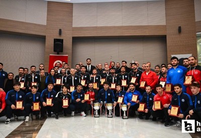 Ankaralı şampiyon güreşçiler altın ile ödüllendirildiler