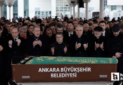 Orgeneral Selçuk Bayraktaroğlu'nun annesi Ankara'da sol yolculuğuna uğurlandı