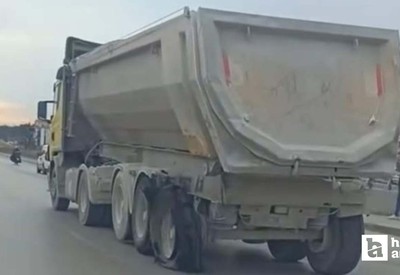 Sincan'da patlak lastikle yola devam etti