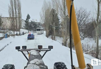 Ankara'dan Şarkışla ilçesine giden cenaze konvoyu yolda kaldı