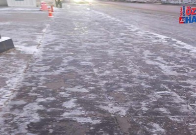 Ankara'da buzlanma ve don etkili oldu kaldırımlar buz pistine döndü