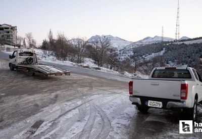 Başkent Ankara'da buzlanma günlük yaşamı olumsuz etkiledi