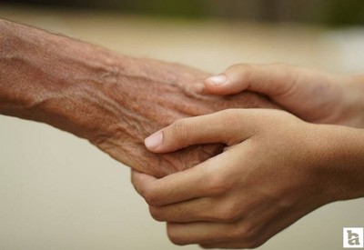 Evde yaşlı bakım personeli alınıyor: Başvurular 23 Şubat'ta son