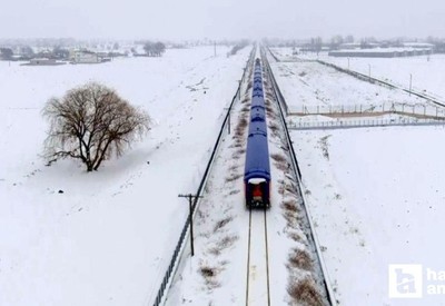 Ankara-Kars Doğu Ekspresi Erzincan'da masalsı görüntü oluşturdu