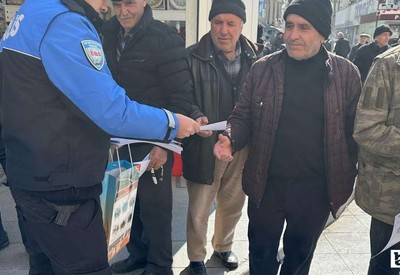 Polatlı İlçe Emniyet Müdürlüğü vatandaşlara özel ramazan imsakiyesi dağıttı