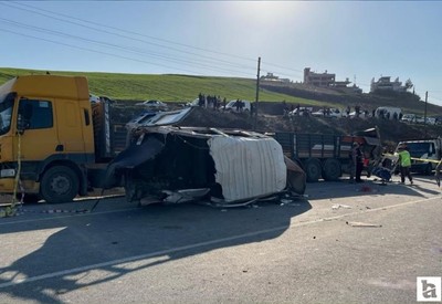 Son dakika Hatay'da feci kaza: Tır ve minibüs çarpıştı
