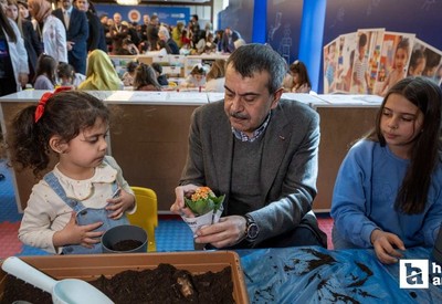 Bakan Yusuf Tekin Külliye'de Ramazan etkinliklerini ziyaret etti