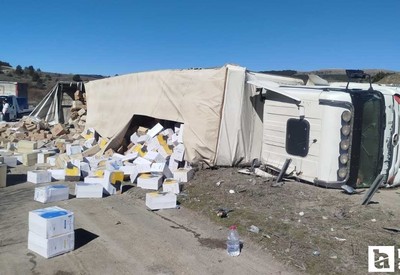 Çankırı'da tır devrildi, sürücü yaralandı!