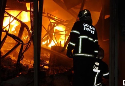 Çorum'da fabrika yangını: 2 saat içinde kontrol altına alındı
