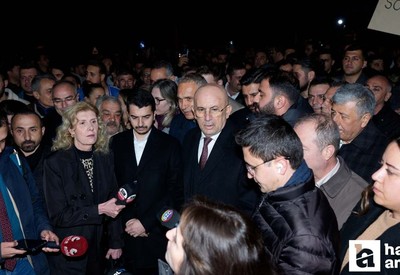 Ankara'da CHP'liler YÖK önünde toplanıp İmamoğlu kararını protesto ettiler
