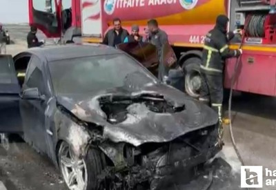 Aksaray'da seyir halindeki otomobil alev aldı