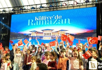 Külliye'de 'Karacaoğlan' tiyatro oyunu seyirciyle buluştu