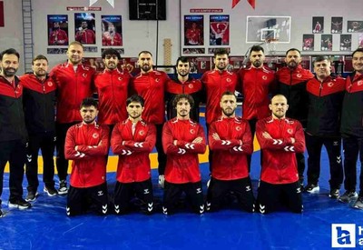 Elmadağ'da kamp tamamlandı: Milli güreşçiler Slovakya'ya gitti