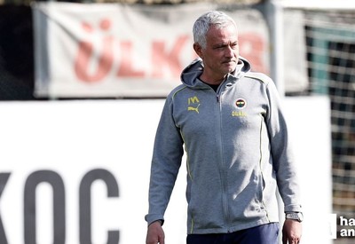 Fenerbahçe - Trabzonspor'u yenip puan farkını 3'e indirmenin peşinde!