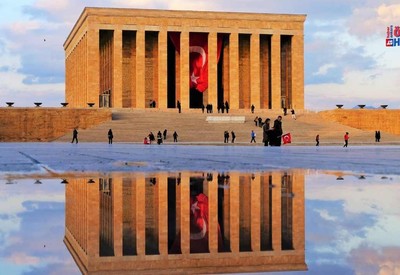 Anıtkabir'de bilinmeyen 8. bayrak! Kimse bilmiyor ama hikayesi içinizi sızlatacak