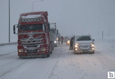 Ankara'da hangi yollar kar sebebiyle trafiğe kapatıldı?