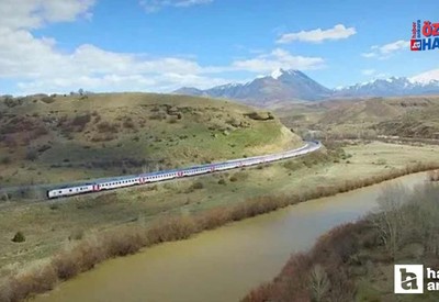 Ankara'dan yola çıkan Turistik Diyarbakır Ekspresi ilk molasını Malatya'da verdi