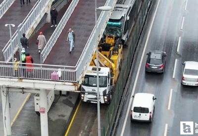 Avcılar'da metrobüsler çarpıştı: 16 kişi yaralandı