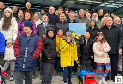 Down sendromlu çocuğun oyun alanına alınmadığı AVM'yi vatandaşlar proteston etti
