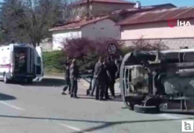 Elmadağ'da 4 araç birbirine girdi: Yaralılar var