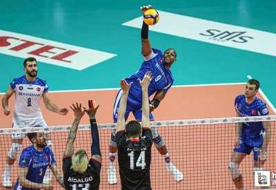 SMS Grup Efeler Liginde Play-off 7-8 etabında ikinci maç oynandı