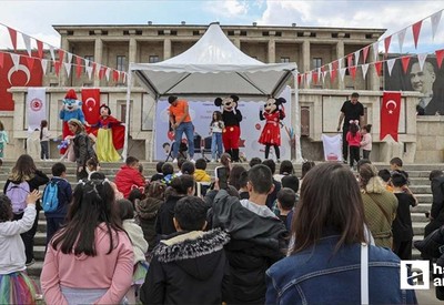 TBMM'deki gösterilerle çocuklar 23 Nisan coşkusunu doyasıya yaşadı