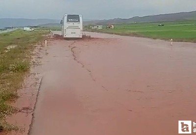 Kırıkkale'de etkili sağanak yağış: Dereler taştı