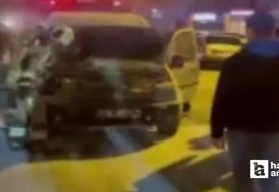 Yenimahalle'de seyir halindeki ticari araç alevlere teslim oldu