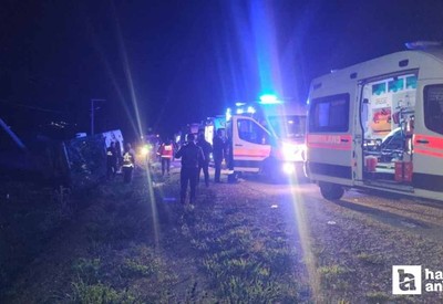 Van son dakika: Gevaş'ta yolcu otobüsü devrildi, 28 kişi yaralandı!