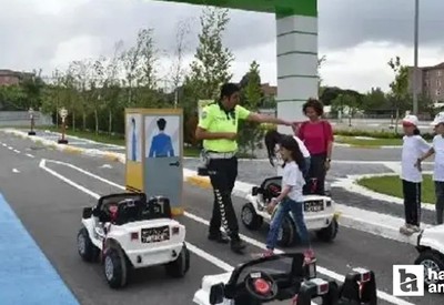 Mamak’ta öğrencilere uygulamalı trafik eğitimi