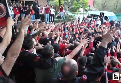 Gençlerbirliği taraftarları İlhan Cavcav Tesisleri’nde kutlama yaptı