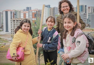 Keçiören Belediyesi küçük çocuklara fidan dikme heyecanı yaşattı