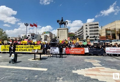 Ek atama isteyen öğretmen adayları Ankara Ulus'ta bir araya geldi