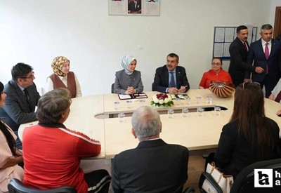 Bakanlar Tekin ve Göktaş'tan Yenimahalle'de okul ziyareti